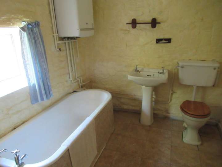 28 BOUNDARY LANE, HESWALL Smith and Sons